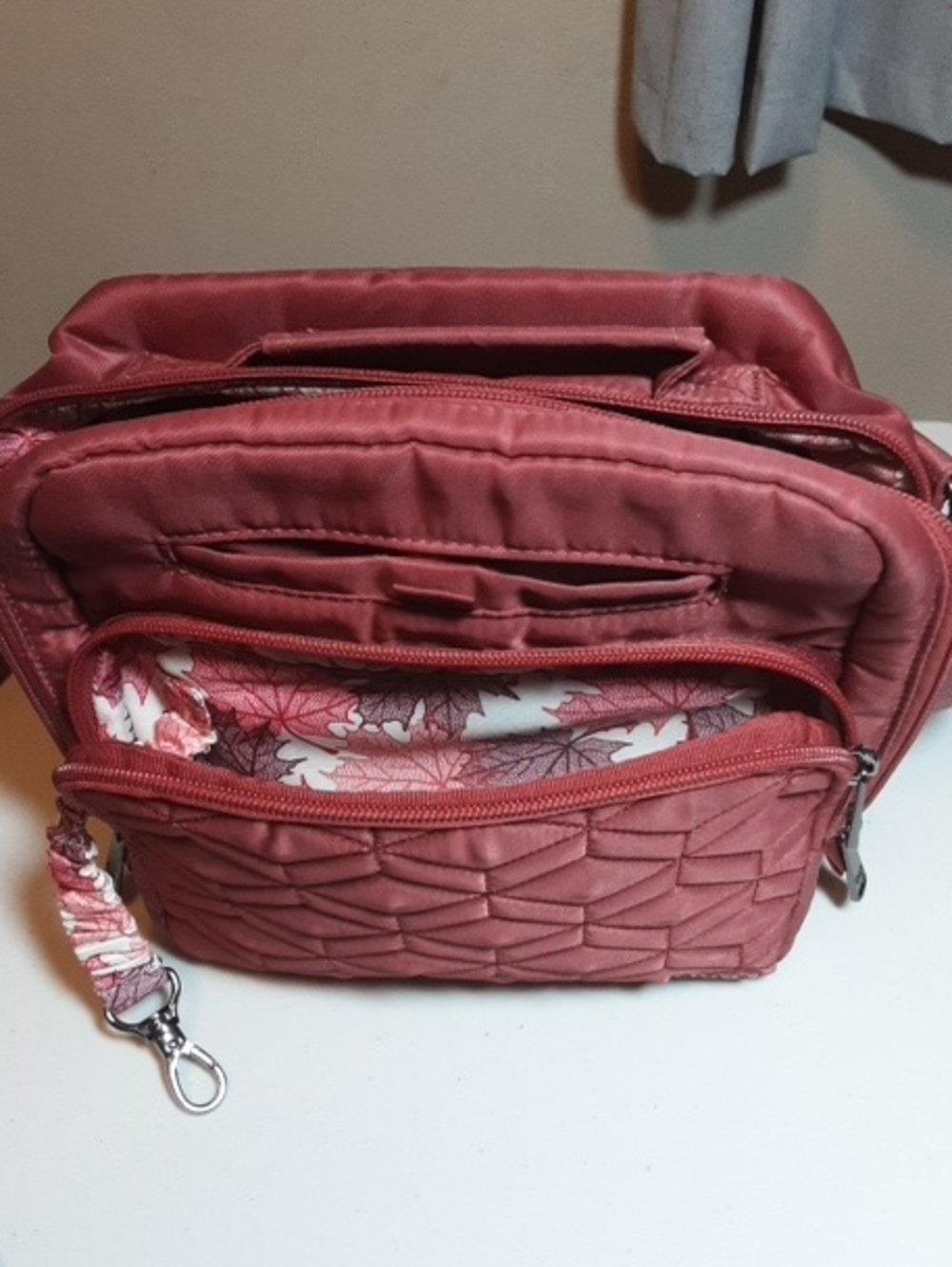 Lug Ranger2 Crossbody, Quilted, In Red - Picture 8 of 9
